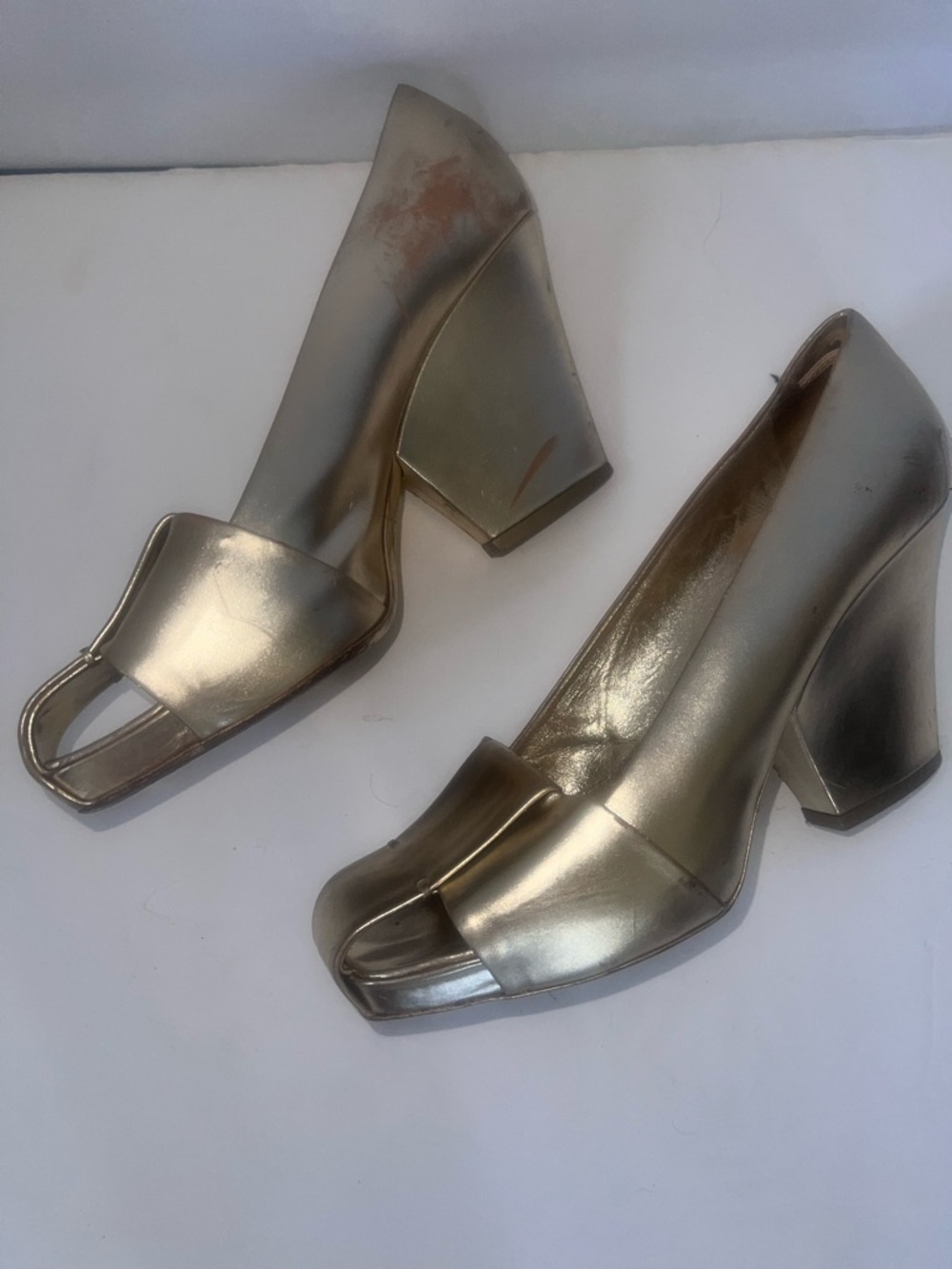 Yves Saint Laurent Dada Metallic Gold Peep Toe Semi-Wedge Pumps Size 39 - Picture 9 of 11